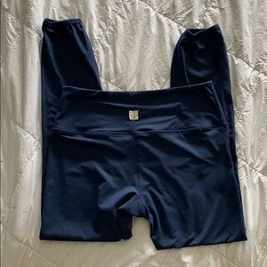 Vuori leggings - navy blue size medium